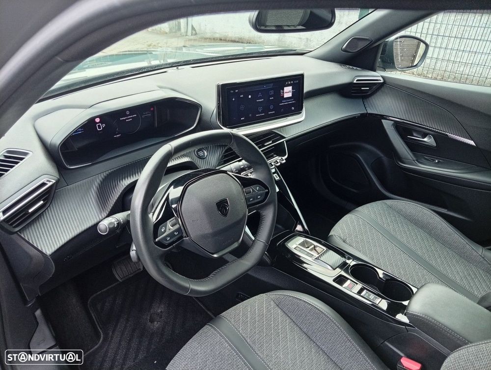 Peugeot e-2008 54 kWh GT - 11