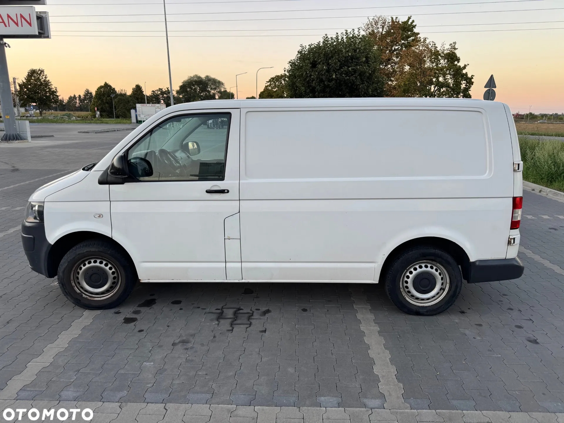Volkswagen Transporter T5 TDI L1H1 - 8