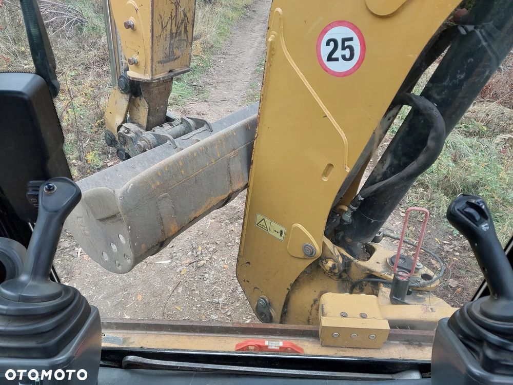 Caterpillar 444F2 - 4