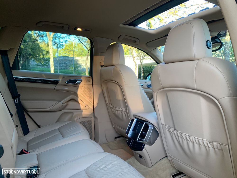 Porsche Cayenne - 31