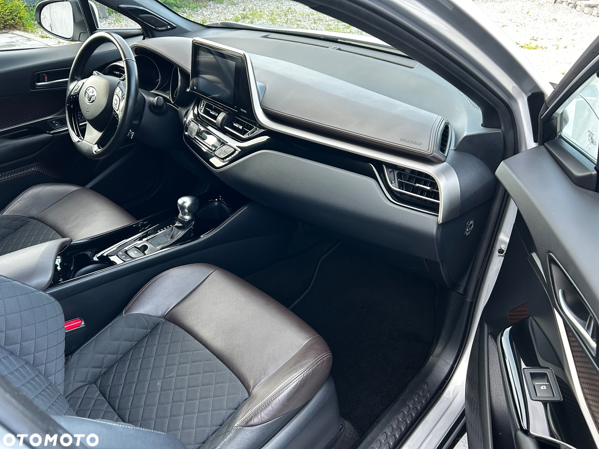 Toyota C-HR Hybrid Lounge - 13