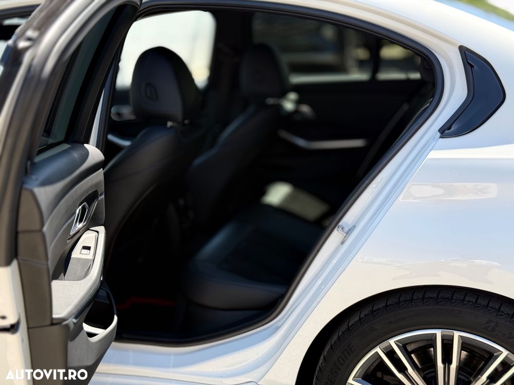 BMW Seria 3 320i Aut. Edition M Sport Shadow - 14