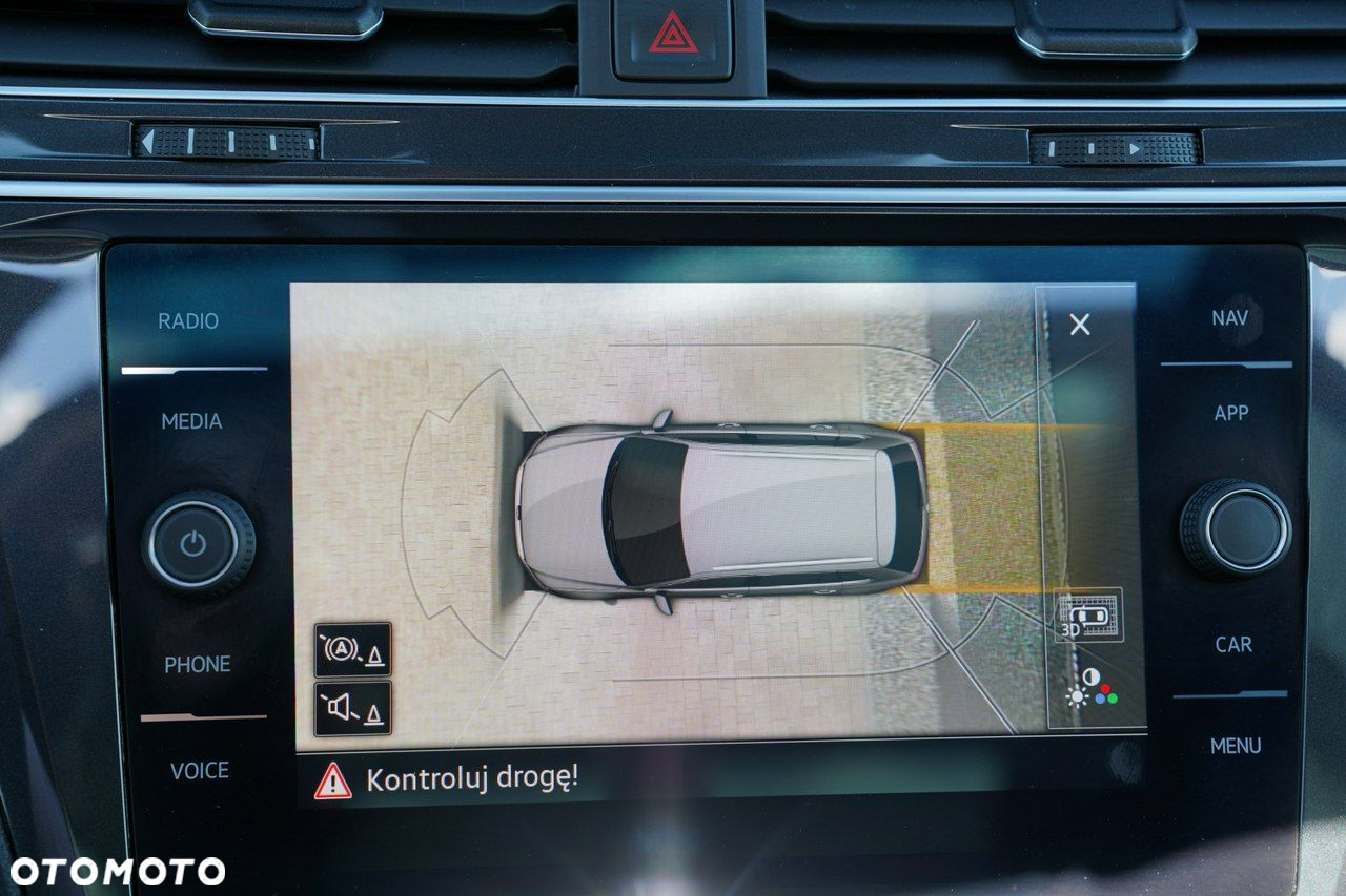 Volkswagen Tiguan - 11