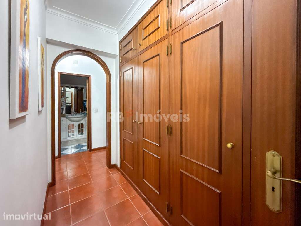 T3 com Sótão e Garagem numa Zona Tranquila - Vila Nova da Barquinha - Grande imagem: 5/42