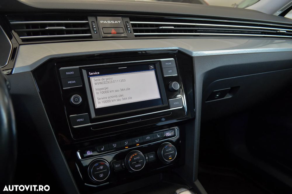 Volkswagen Passat 1.5 TSI ACT DSG Comfortline - 23