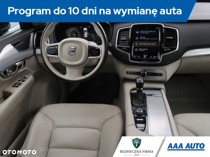 Volvo XC 90 - 8