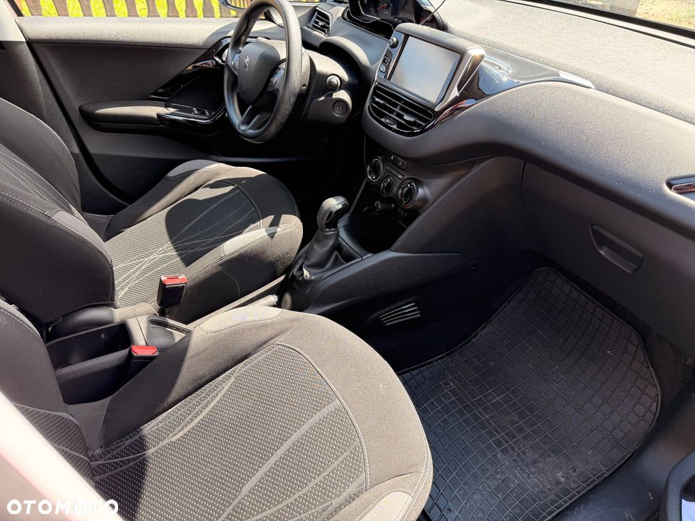 Peugeot 208 1.2 PureTech Style - 14