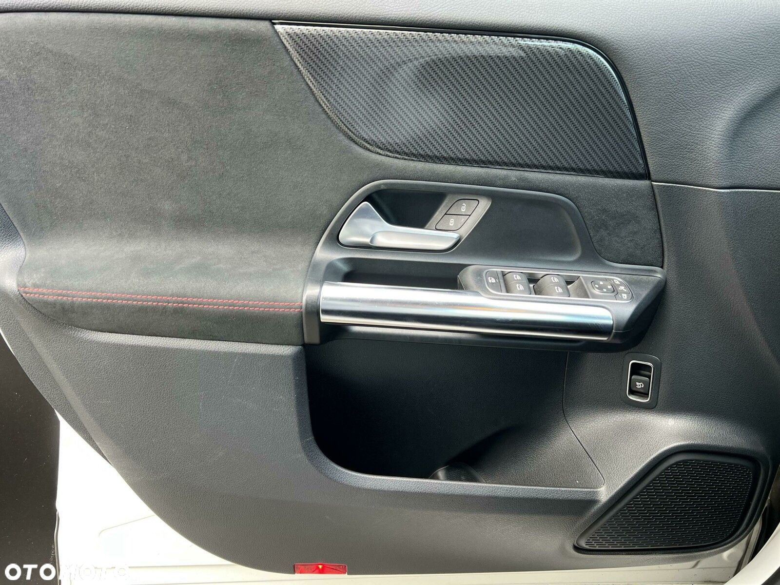 Mercedes-Benz GLA - 18