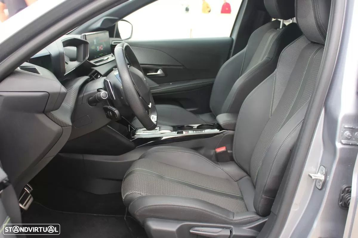 Peugeot 208 1.2 PureTech GT EAT8 - 40