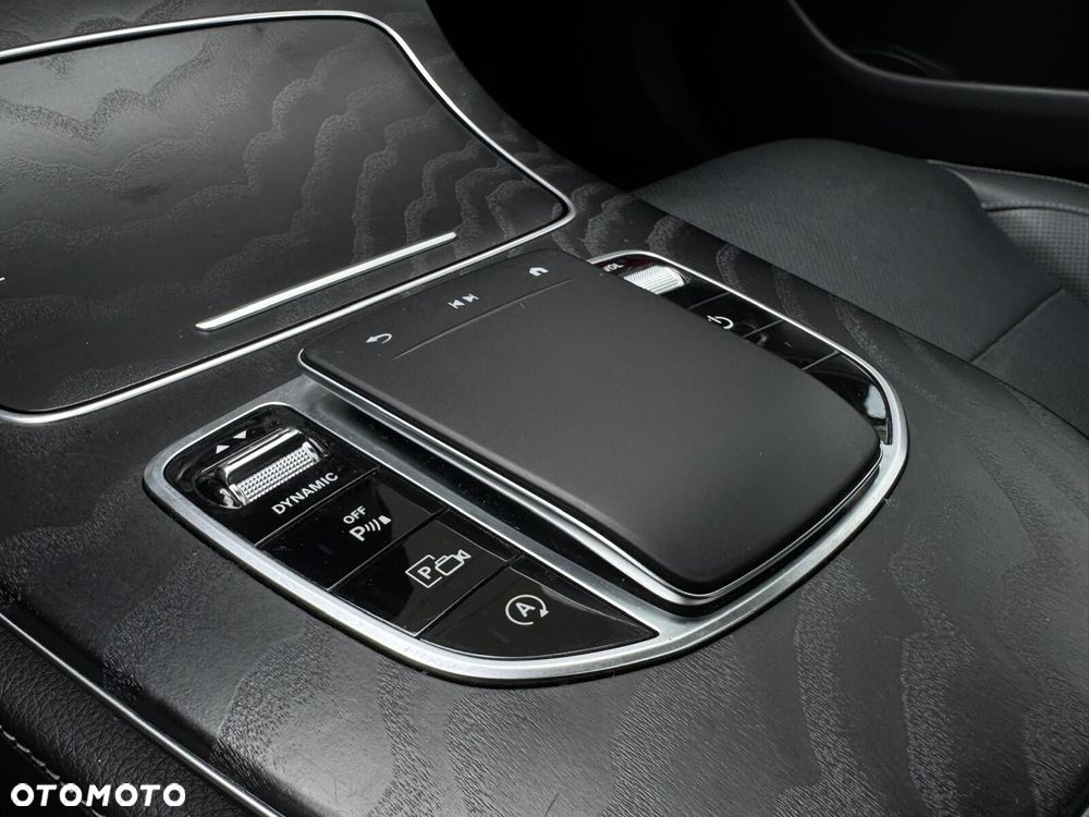 Mercedes-Benz Klasa E 220 d 4-Matic AMG - 28