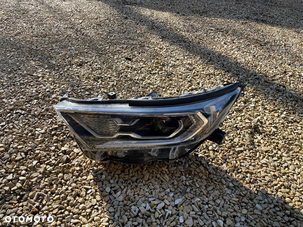 Lampa przednia lewa / reflektor TOYOTA RAV 4 V 2018 - 2025 oryginalna