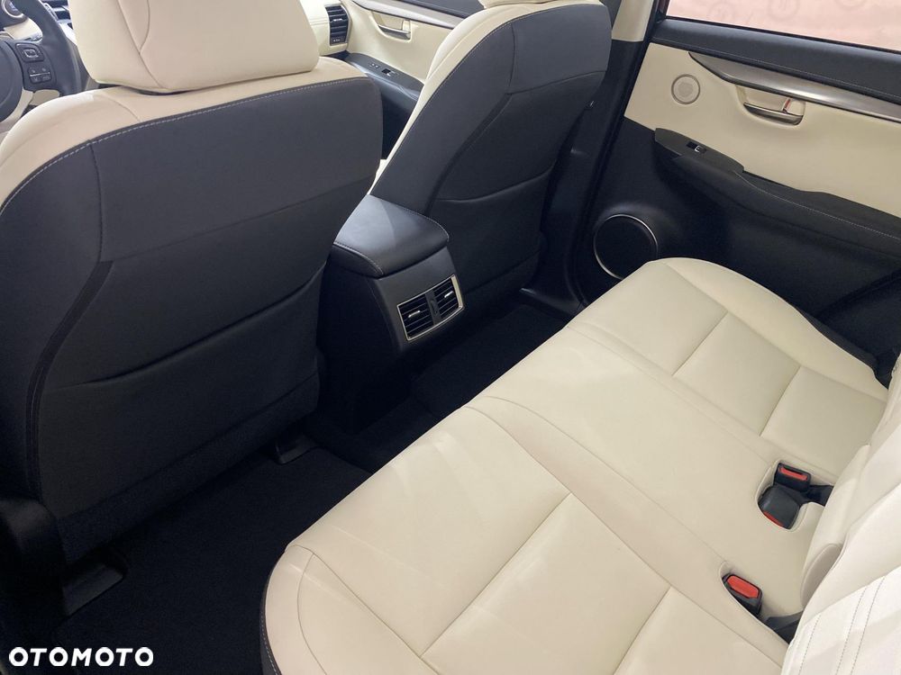 Lexus NX 300 F Impression AWD - 11