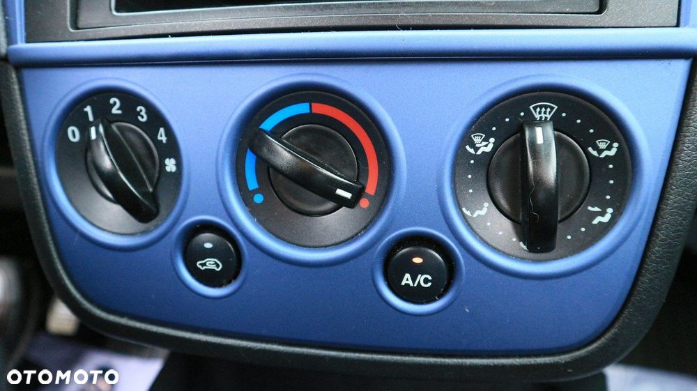 Ford Fiesta 1.25 Ambiente - 27