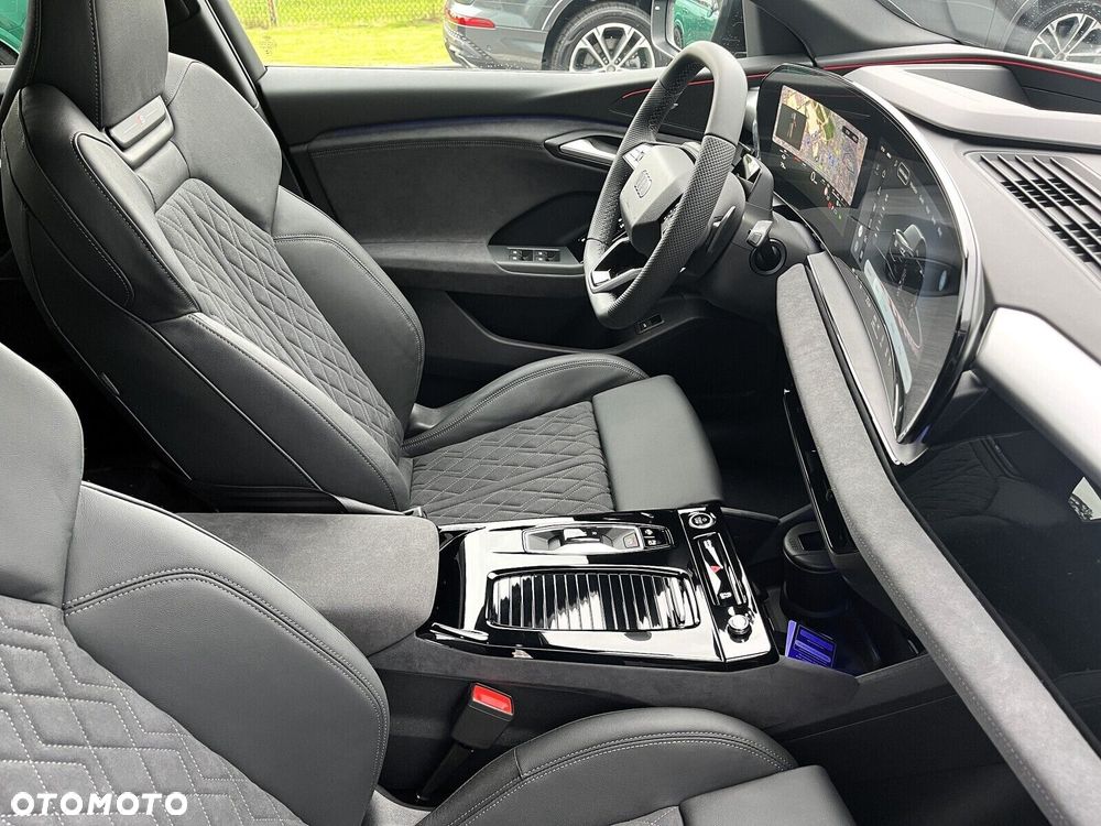 Audi Q6 e-tron - 26