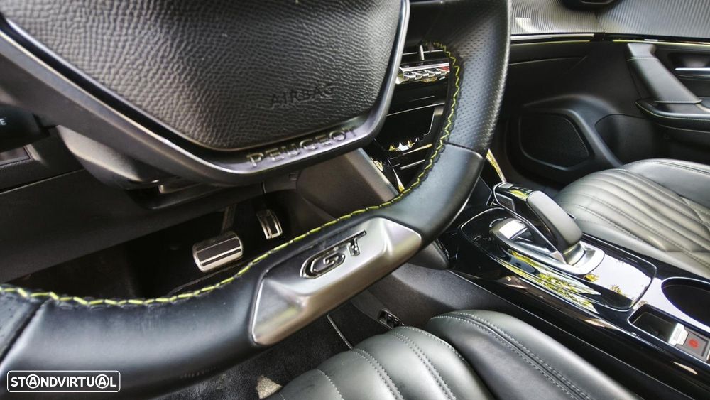 Peugeot e-2008 50 kWh GT - 13