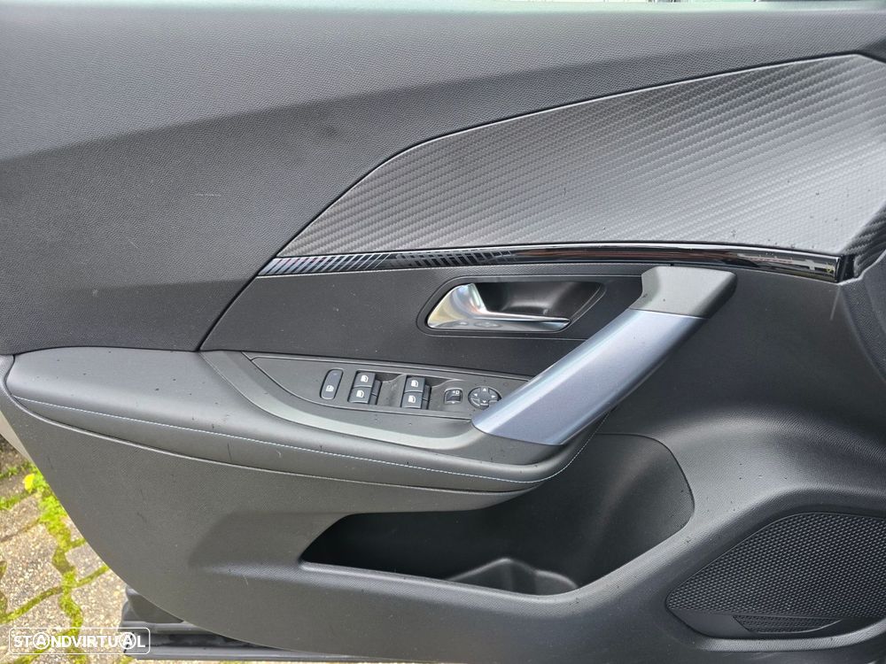 Peugeot 2008 1.2 PureTech Allure - 22