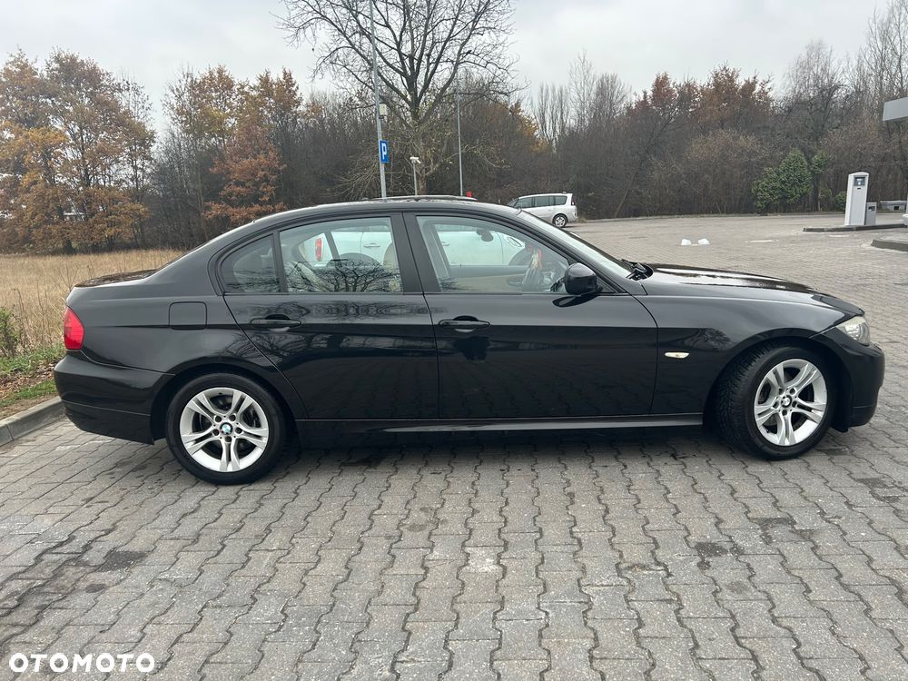 BMW Seria 3 318i - 3