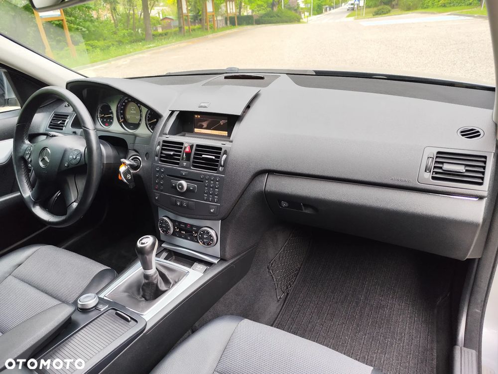 Mercedes-Benz Klasa C 180 BlueEFFICIENCY Avantgarde - 20