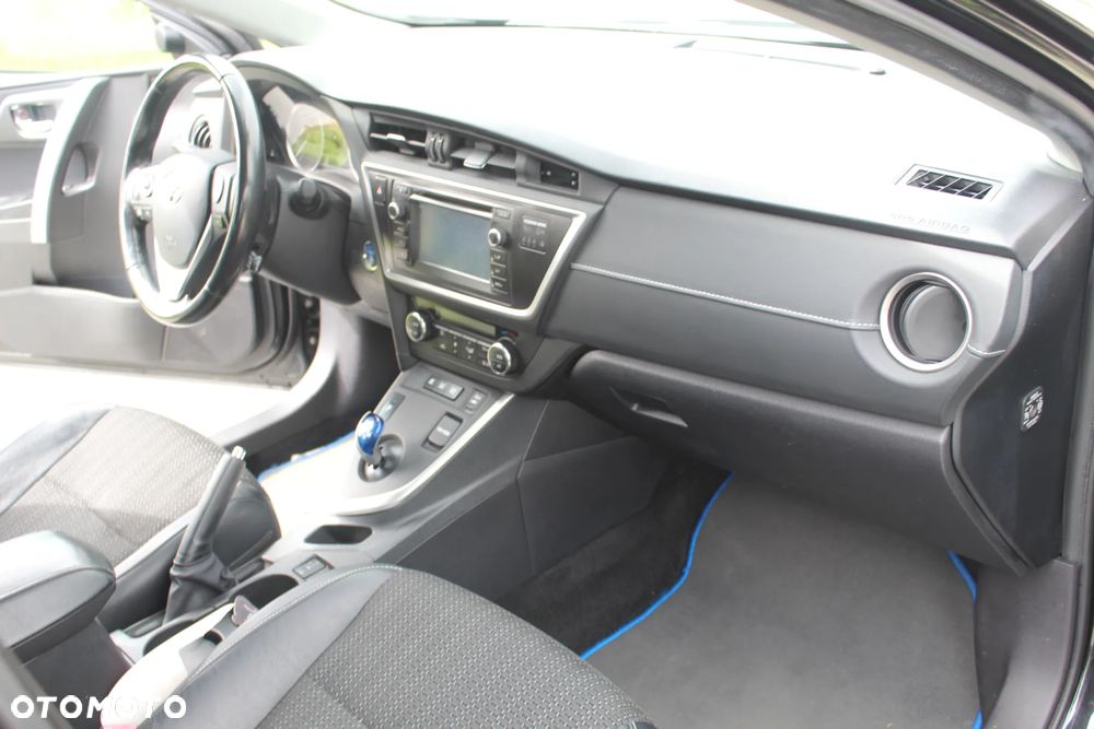 Toyota Auris 1.8 HSD Luna - 11