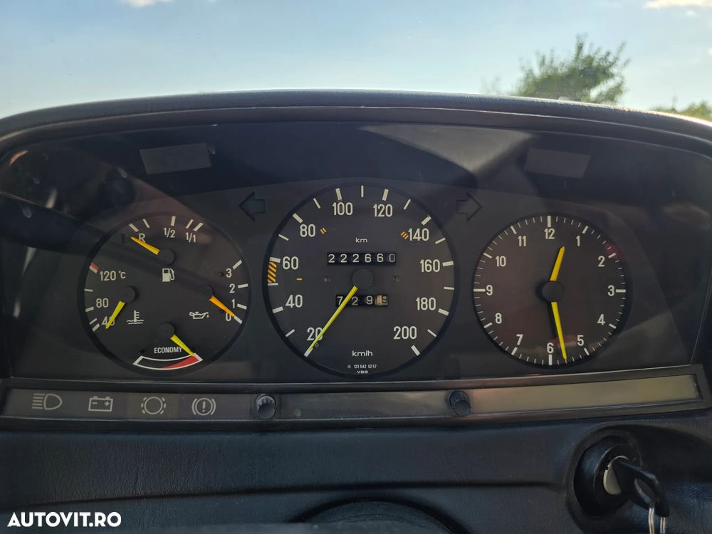 Mercedes-Benz 123 C - 16