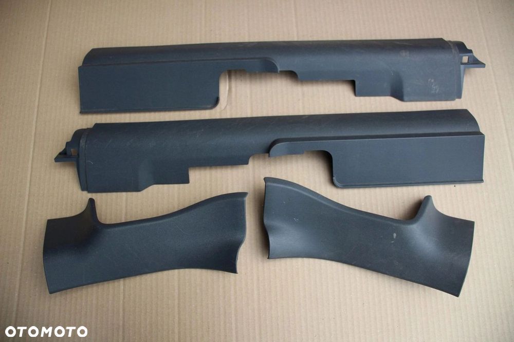 Listwy progowe dywanu MITSUBISHI COLT Z30 VI prawa lewa komplet 5D - 1