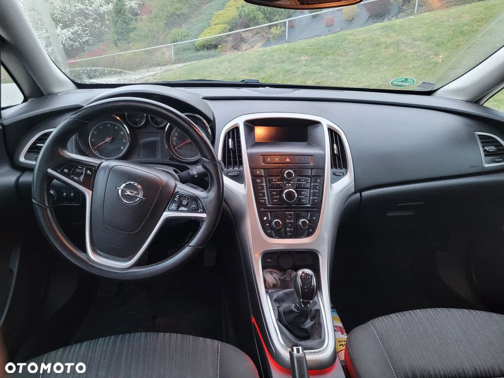 Opel Astra 1.6 Innovation - 9