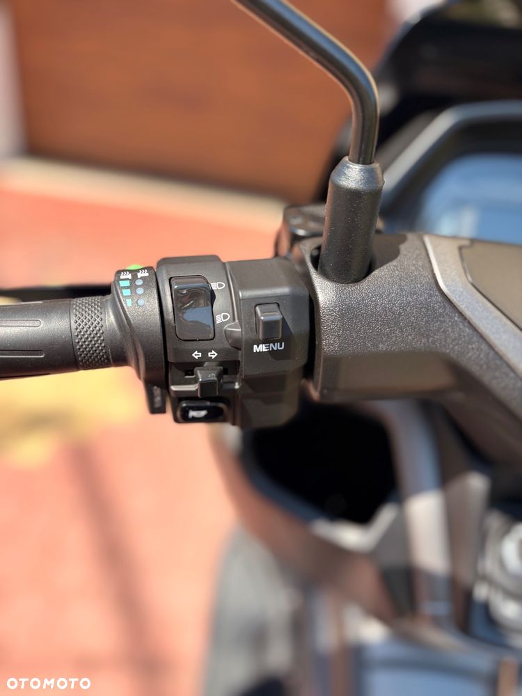 Yamaha NMAX - 15