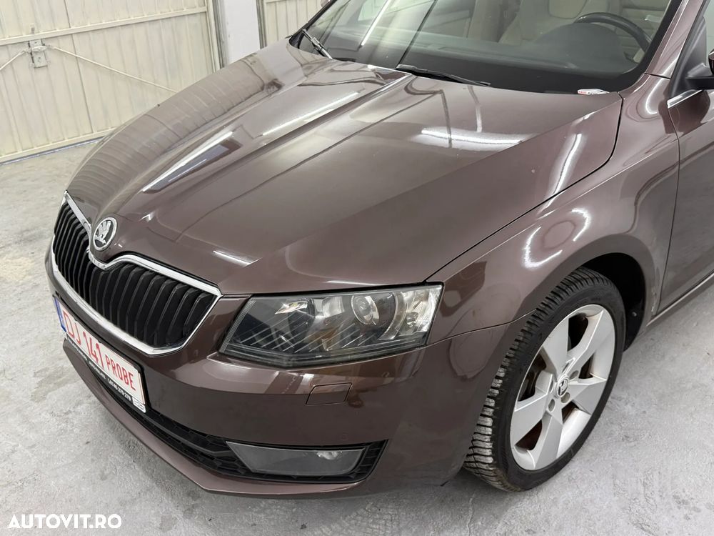 Skoda Octavia 1.6 TDI ELEGANCE DSG - 32