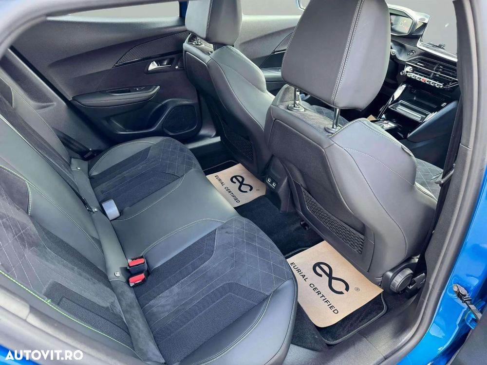 Peugeot 2008 1.2 PureTech EAT8 STT GT Pack - 12