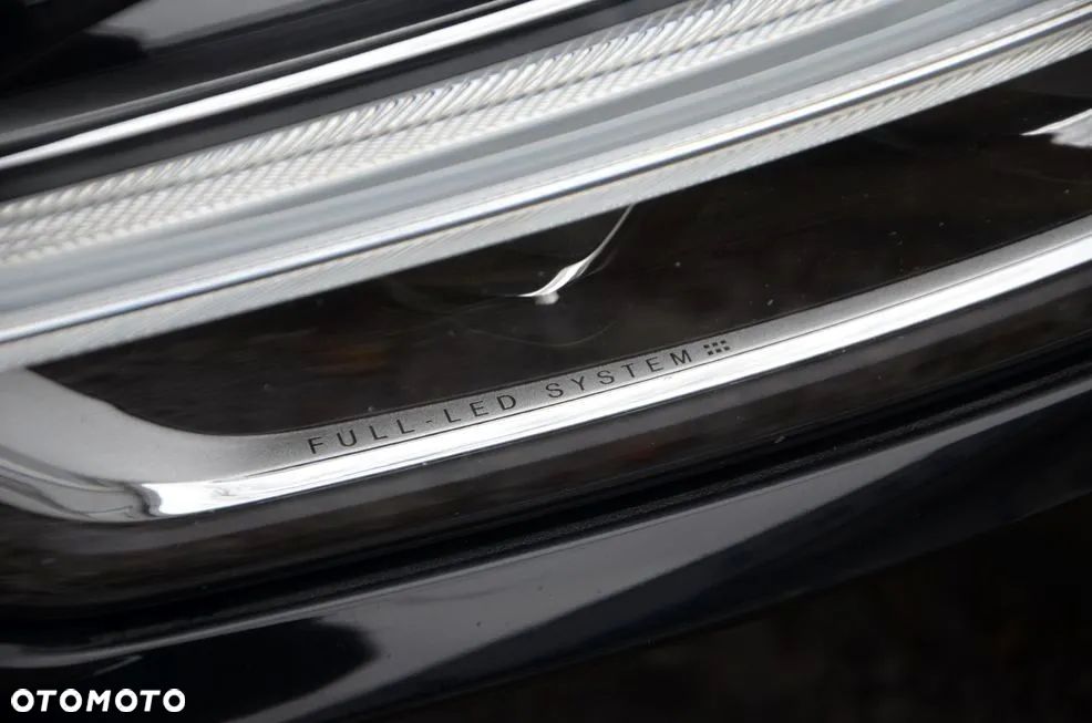 Volvo XC 60 D4 R-Design - 28