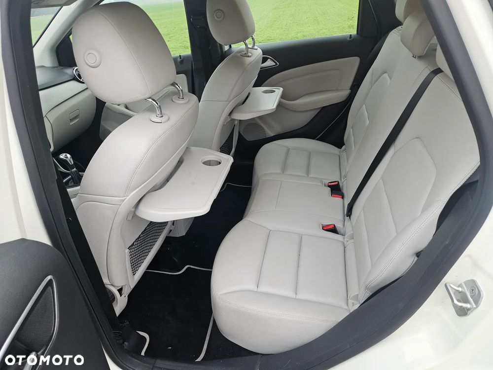 Mercedes-Benz Klasa B 180 BlueEFFICIENCY Edition Style - 26