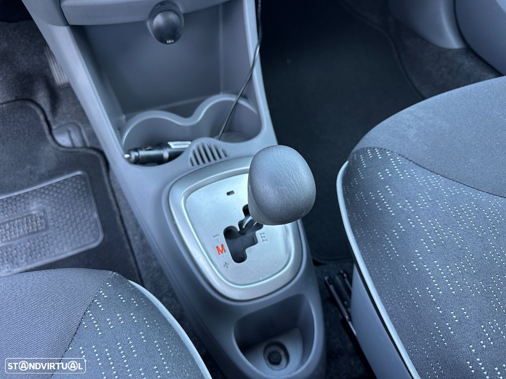 Peugeot 107 1.0 Urban 2 Tronic - 17