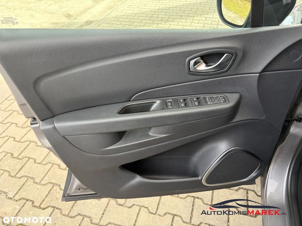 Renault Captur - 23