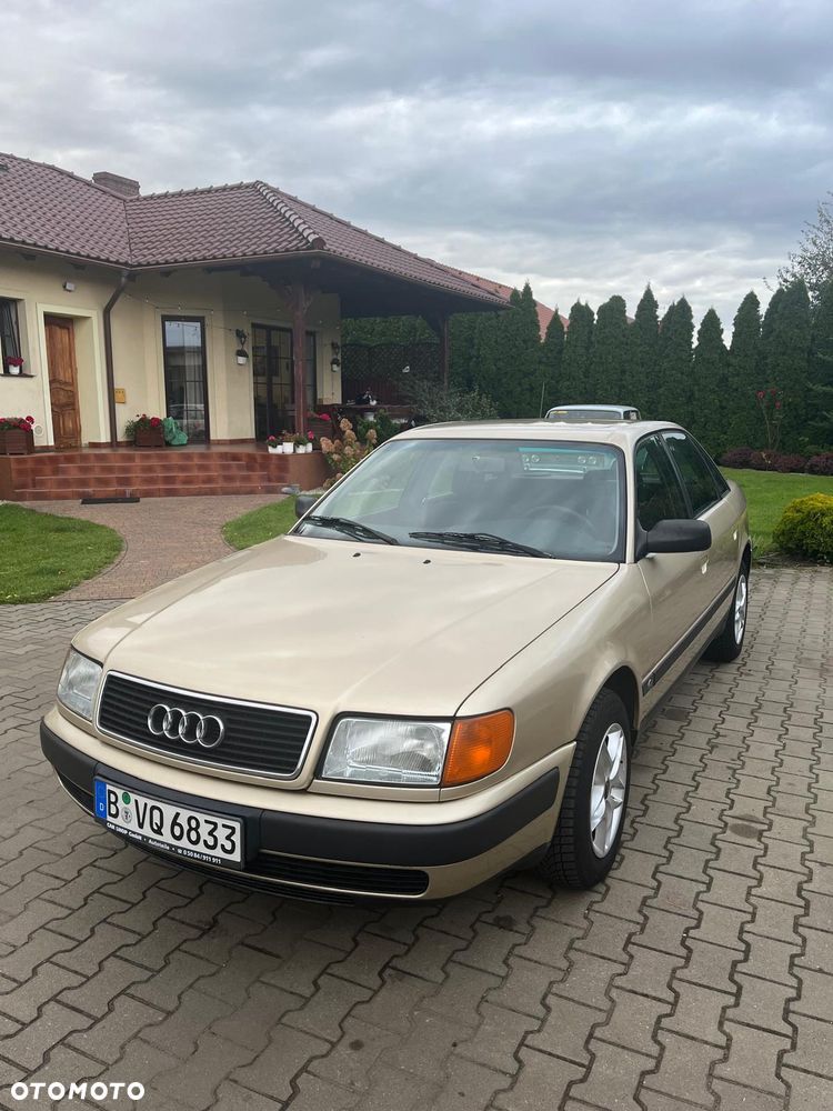 Audi 100 2.0 E - 22