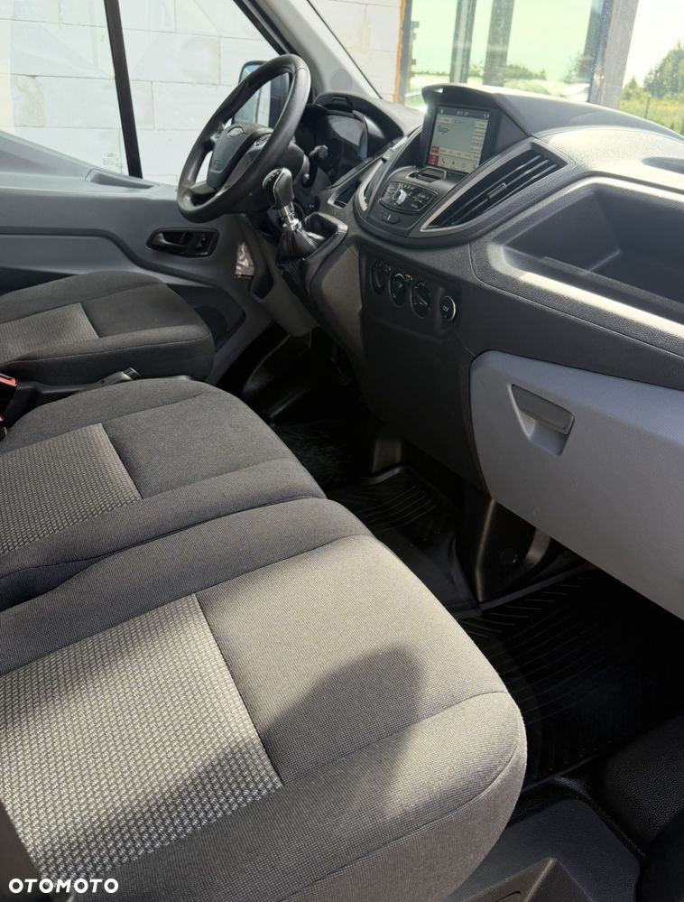 Ford Transit - 12