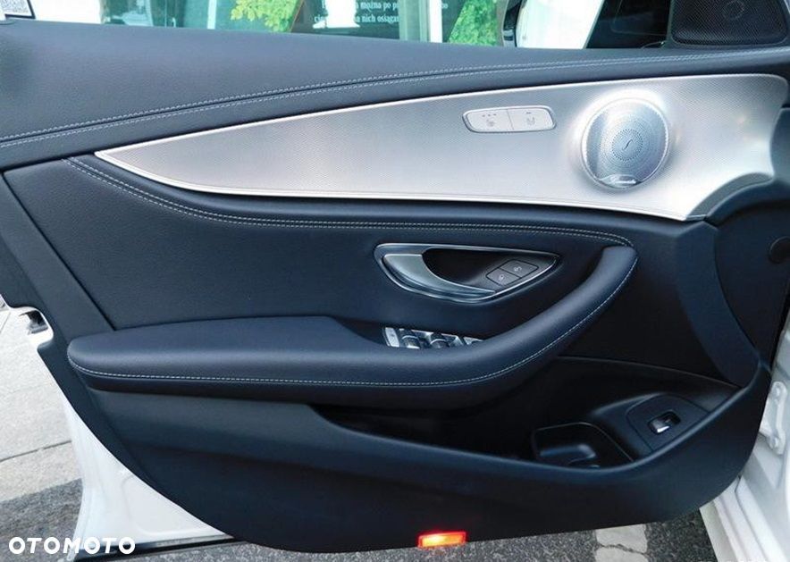 Mercedes-Benz Klasa E 220 d 4-Matic 9G-TRONIC - 14