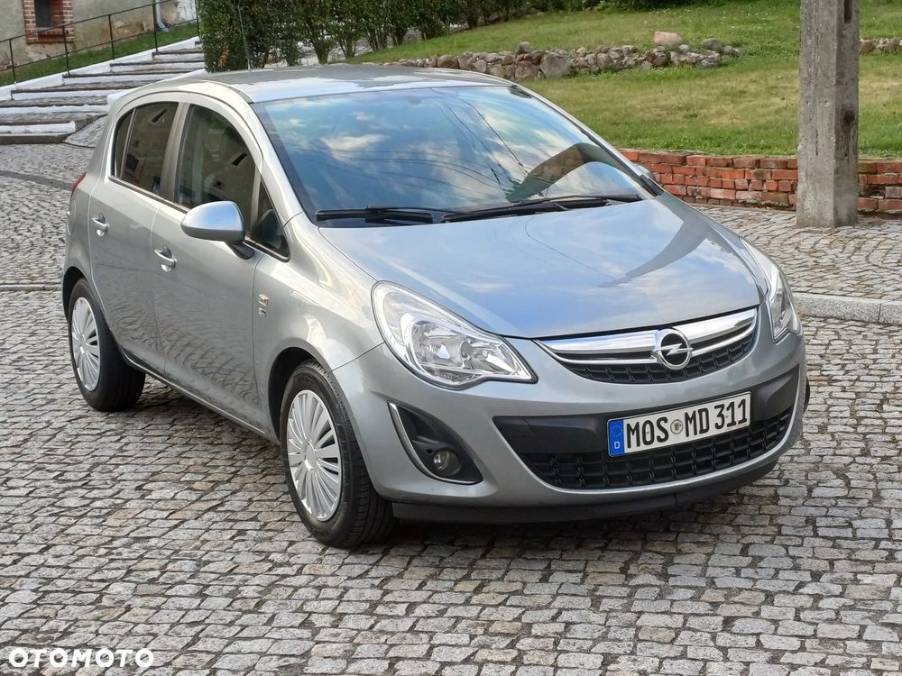 Opel Corsa 1.2 16V Edition 150 - 2