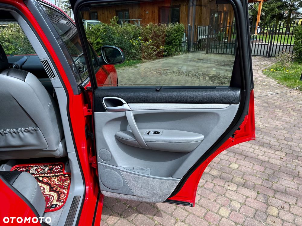 Porsche Cayenne - 22