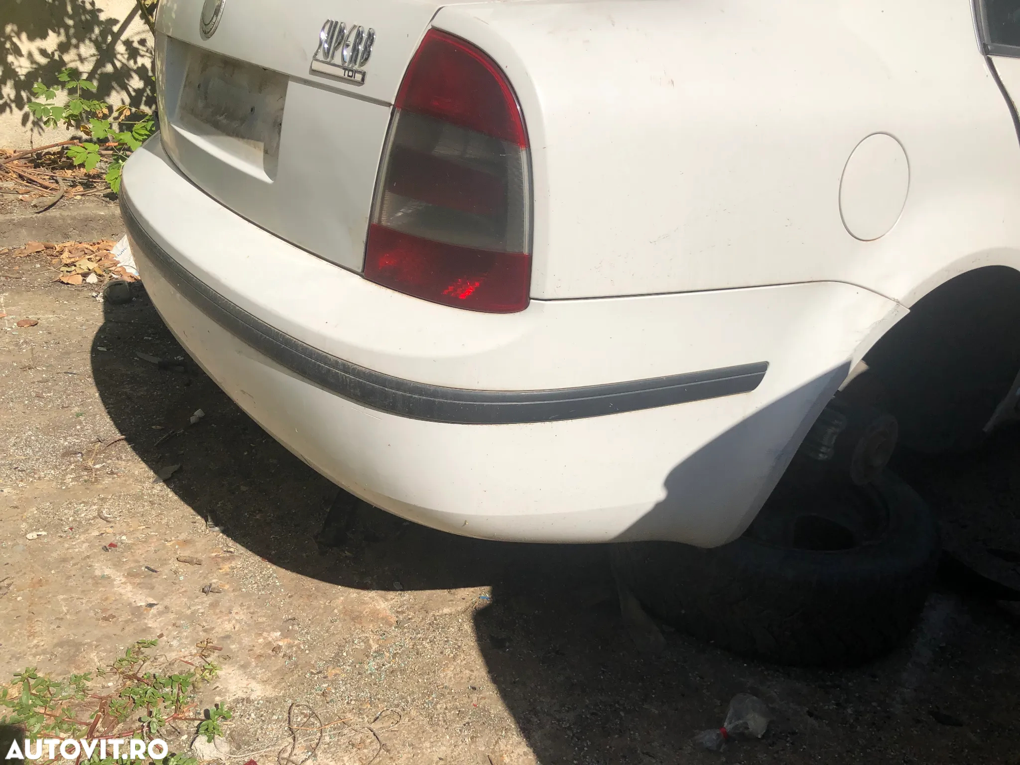 Bara spate Skoda Superb 1 alb 2005 - 6