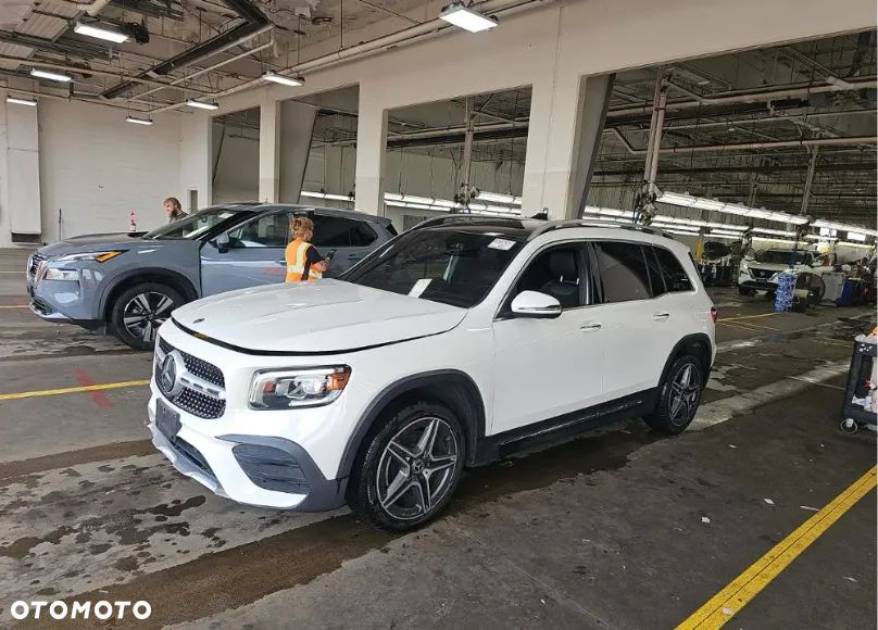 Mercedes-Benz GLB 250 4Matic 8G-DCT AMG Line - 3