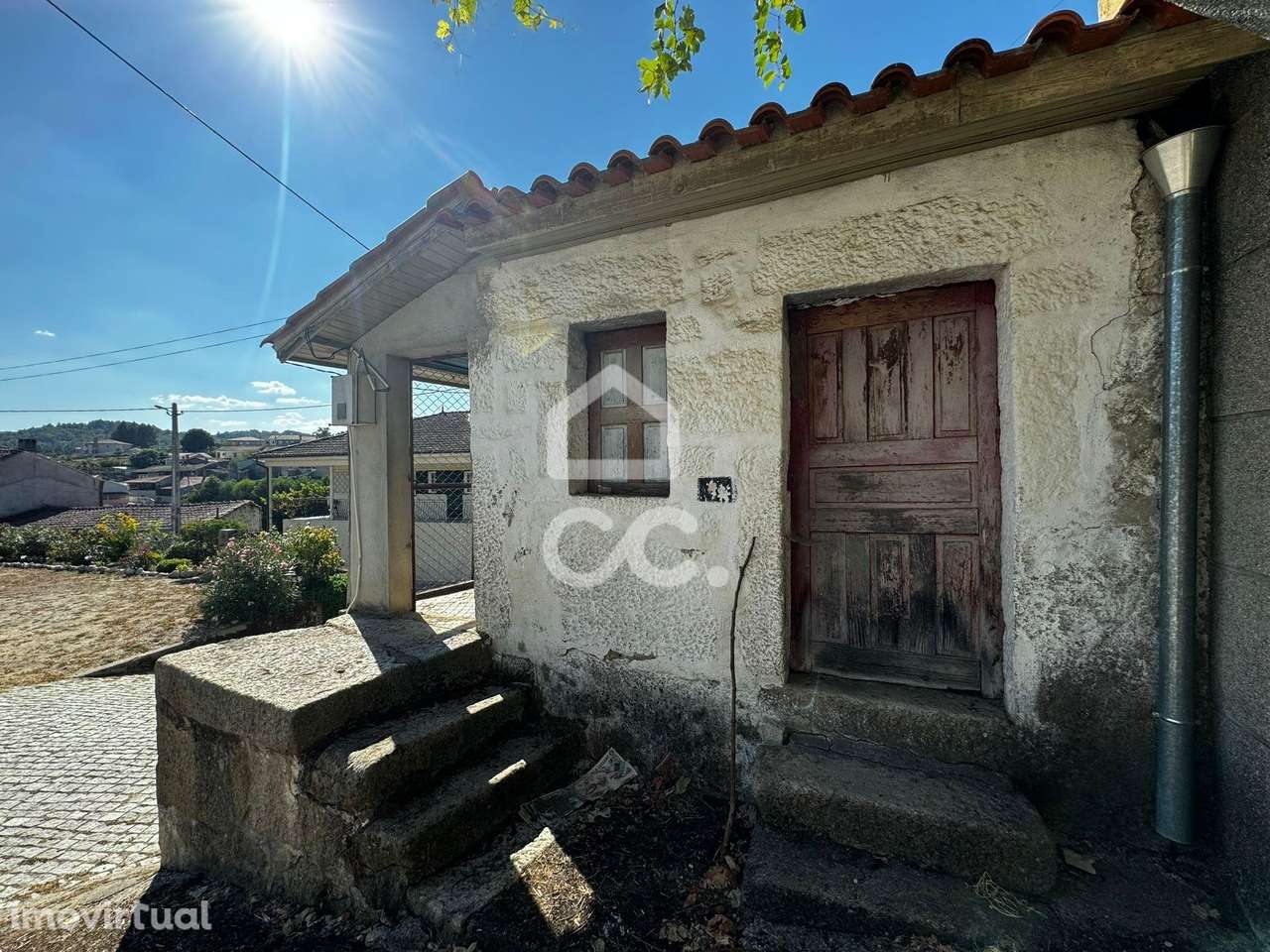 Moradia em granito situada numa aldeia típica com vistas desafogadas - Grande imagem: 4/16