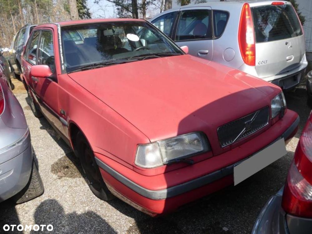 Volvo Seria 400 - 2