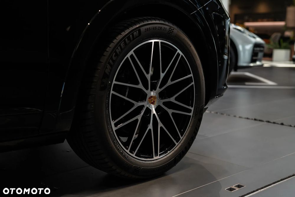 Porsche Cayenne Black Edition - 13