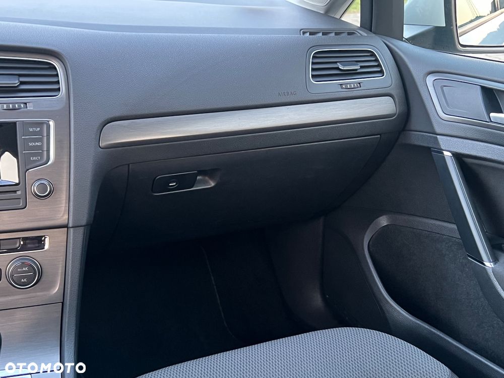 Volkswagen Golf - 18