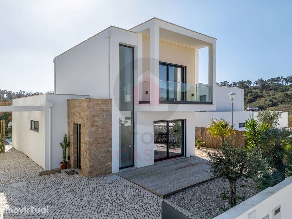 Moradia de arquitectura moderna com piscina privada - Grande imagem: 2/40