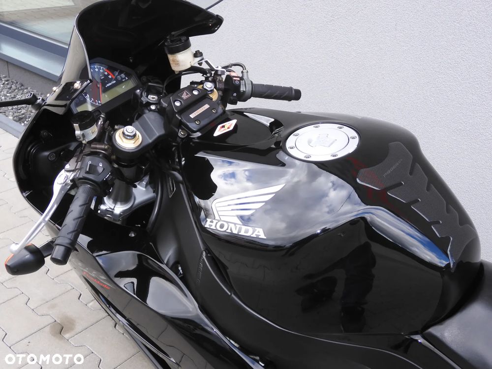 Honda CBR - 36
