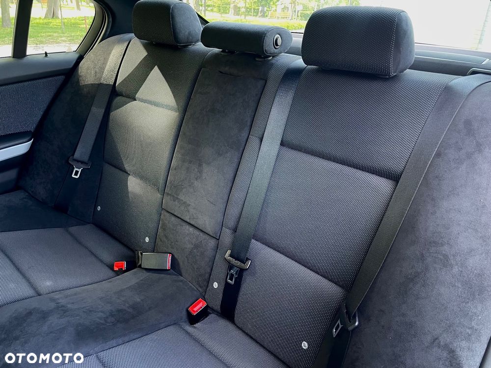 BMW Seria 3 318i Edition Sport - 13