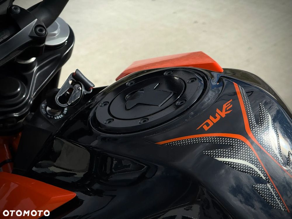 KTM Duke - 18