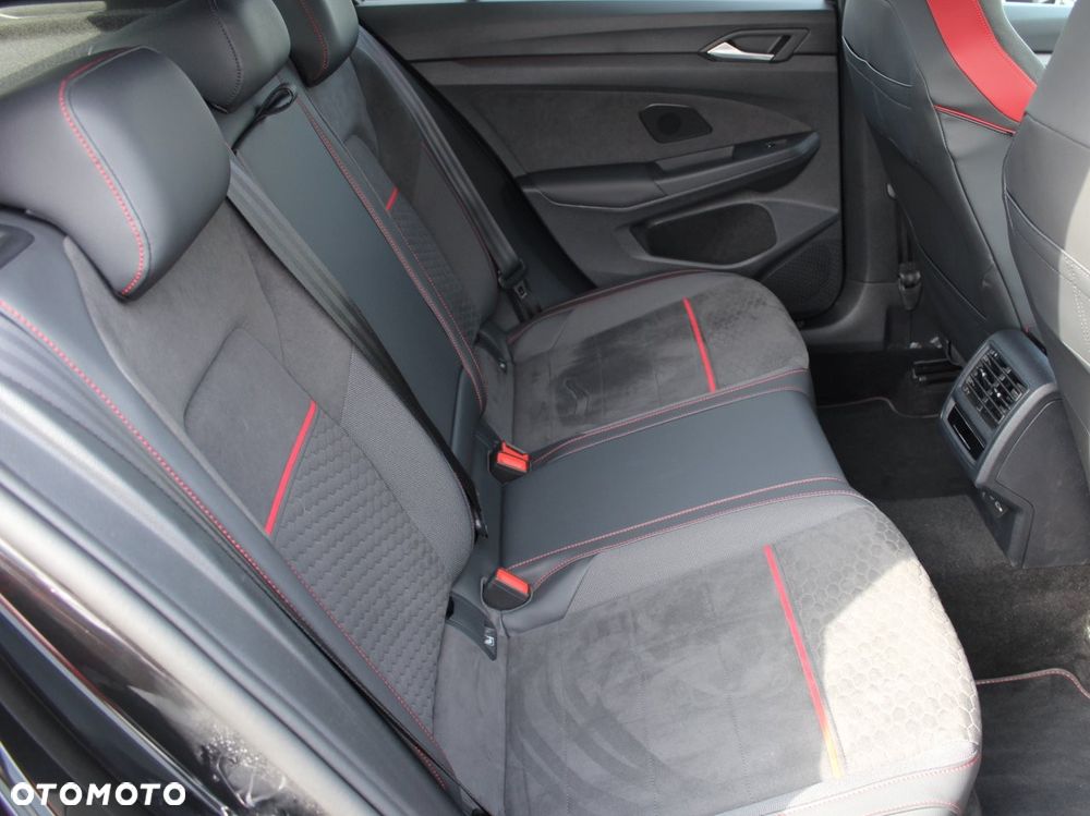 Volkswagen Golf - 13