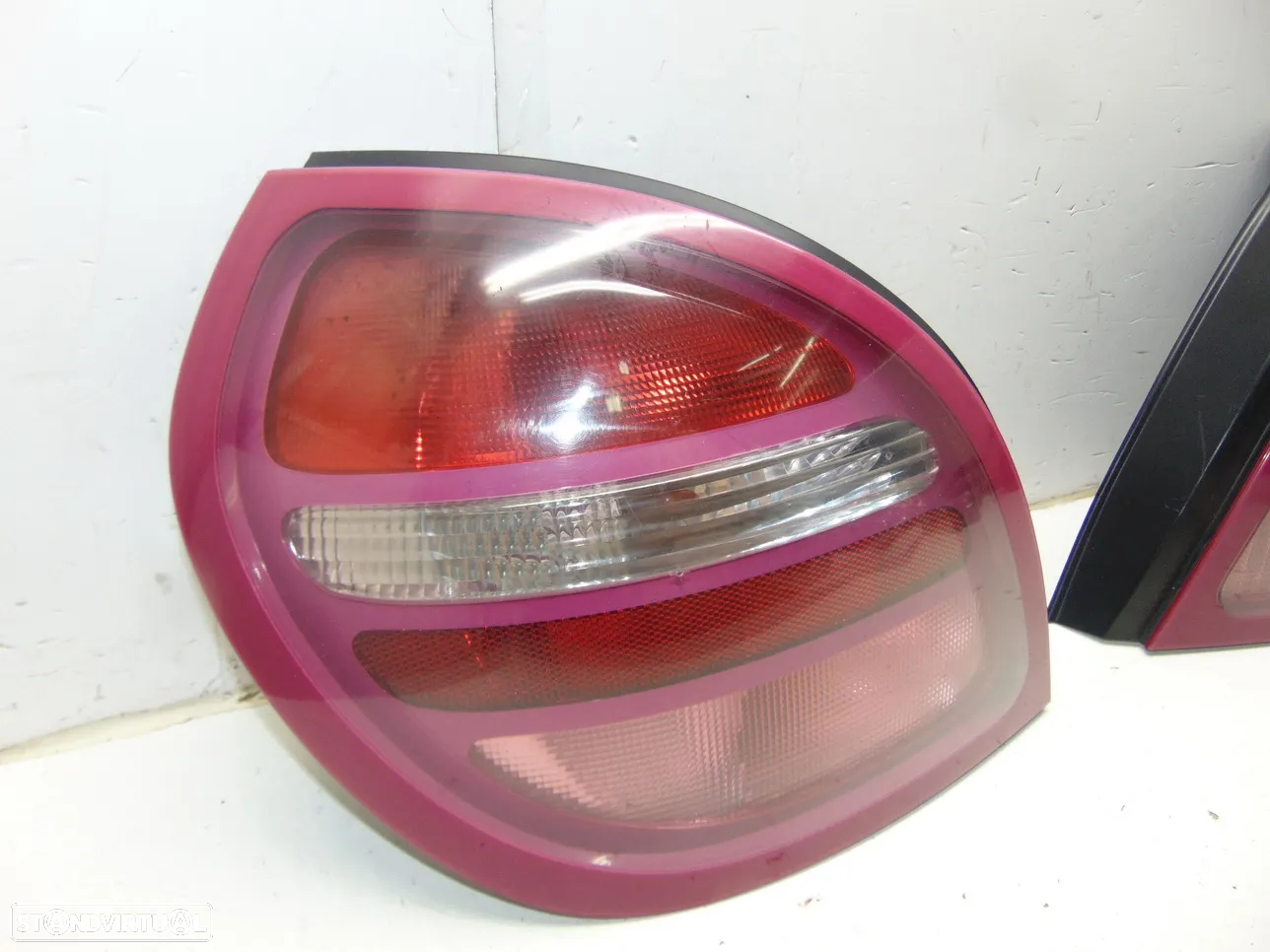 Nissan Almera farolins - 2